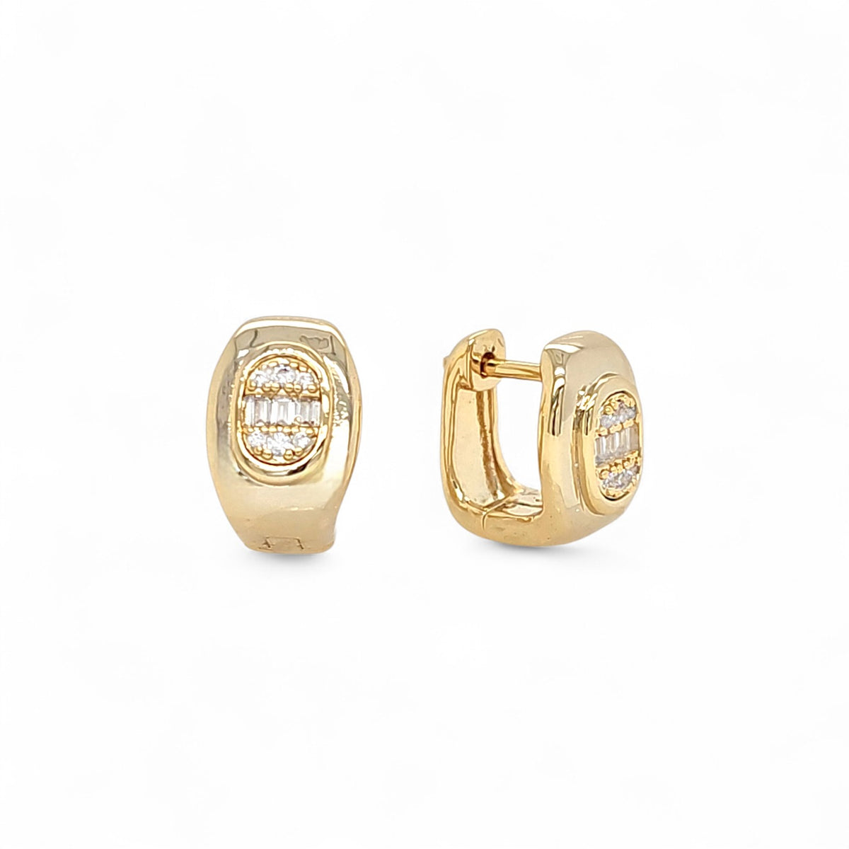 Huggie Status | 18k Gold Plated